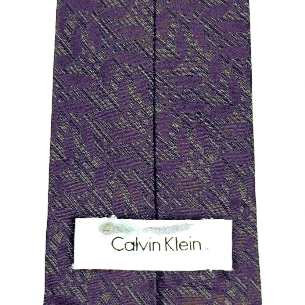 Calvin Klein Men's 100% Silk Purple Plant Leaves Detailed Striped Necktie Tie